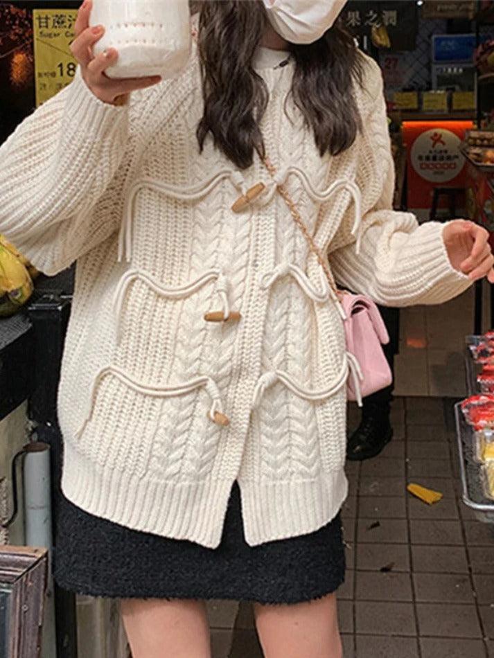 Vintage twist design horn buckle cardigan
