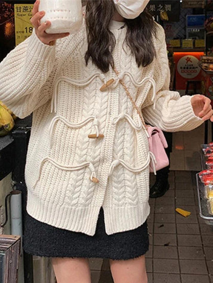 Vintage twist design horn buckle cardigan