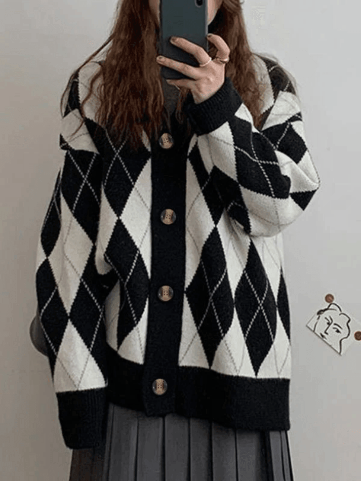 V neck argyle pattern knit cardigan