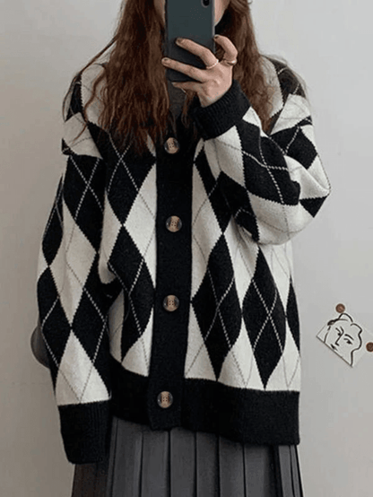 V neck argyle pattern knit cardigan