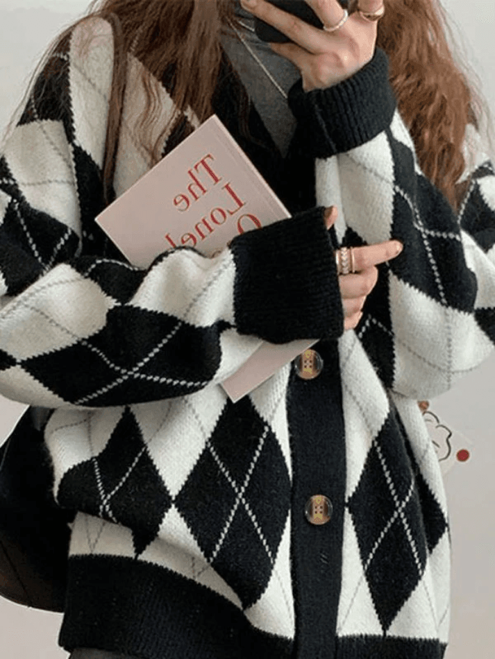 V neck argyle pattern knit cardigan