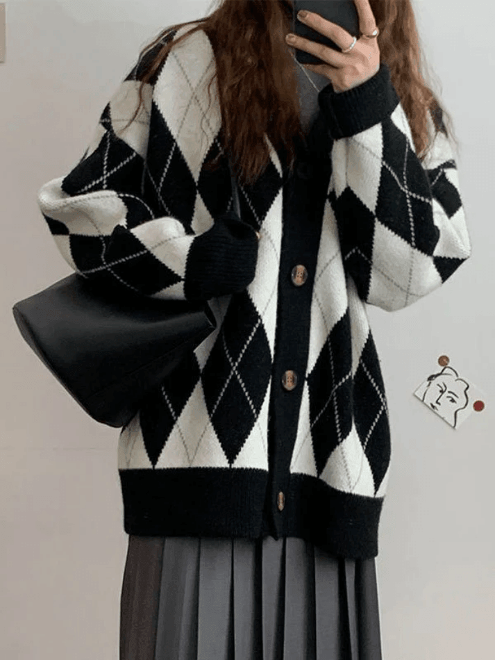 V neck argyle pattern knit cardigan
