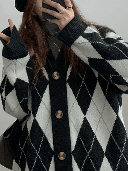 V neck argyle pattern knit cardigan